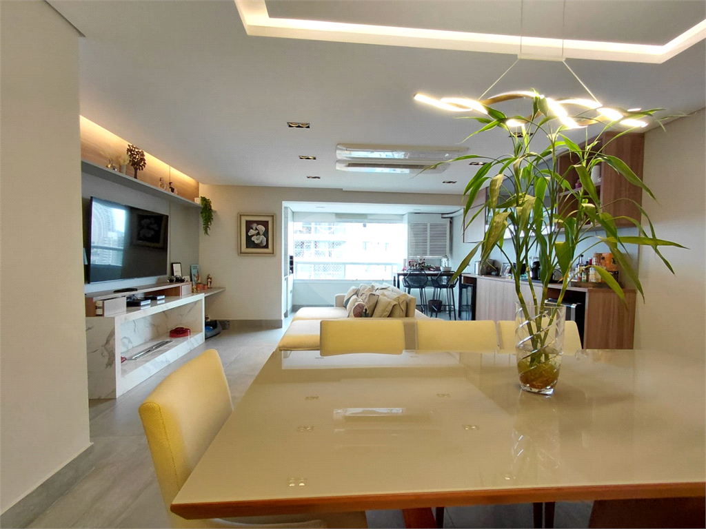 Imóvel 119m² com ampla sala de de 3 ambientes varanda gourmet 3 quartos, sendo 1 suíte, 2 vagas Pompéia