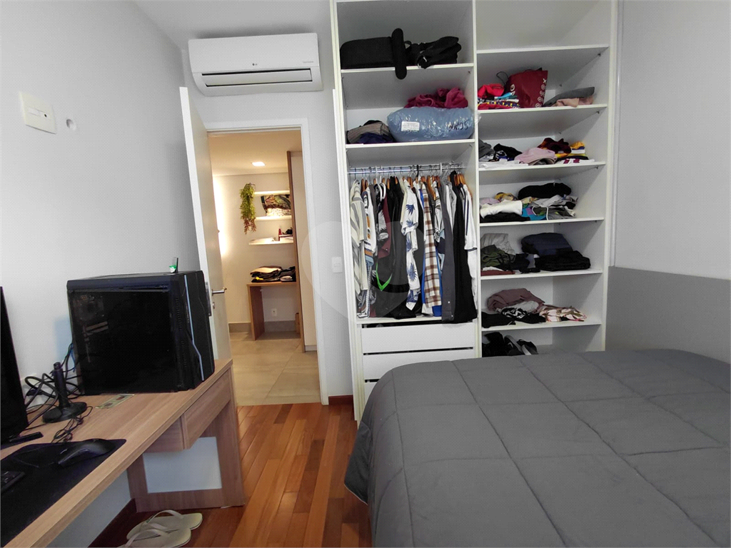 Imóvel 119m² com ampla sala de de 3 ambientes varanda gourmet 3 quartos, sendo 1 suíte, 2 vagas Pompéia