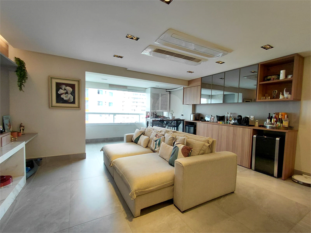 Imóvel 119m² com ampla sala de de 3 ambientes varanda gourmet 3 quartos, sendo 1 suíte, 2 vagas Pompéia