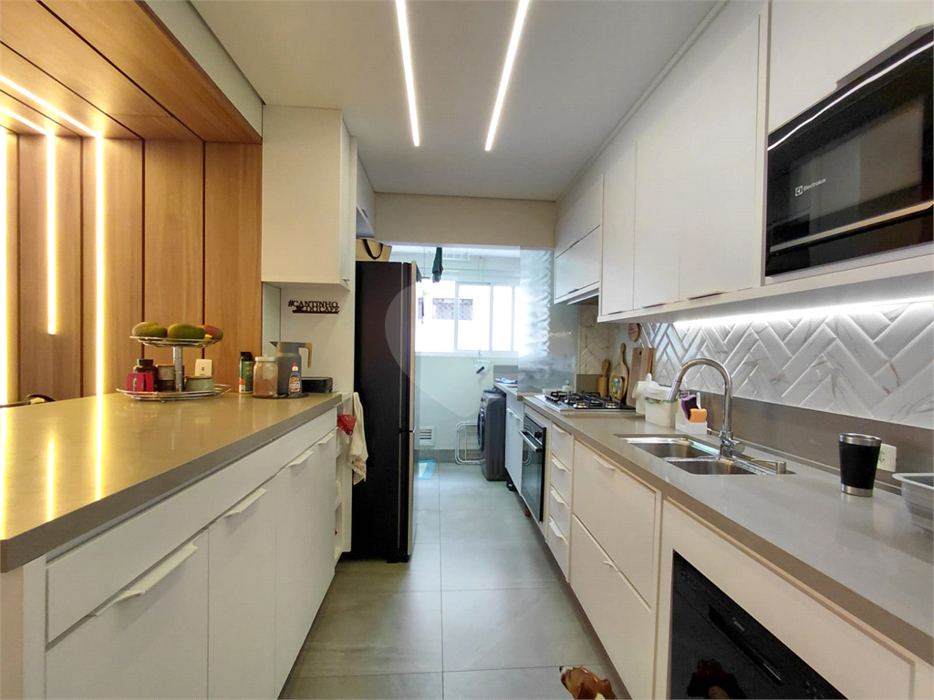 Imóvel 119m² com ampla sala de de 3 ambientes varanda gourmet 3 quartos, sendo 1 suíte, 2 vagas Pompéia