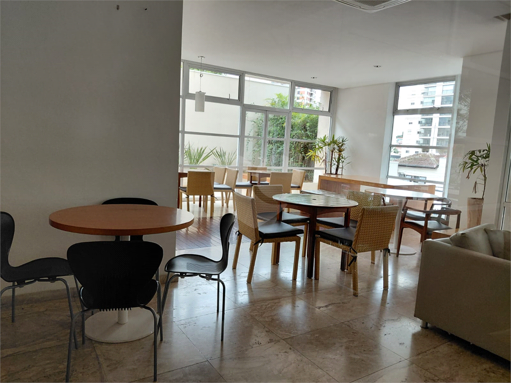 Imóvel 119m² com ampla sala de de 3 ambientes varanda gourmet 3 quartos, sendo 1 suíte, 2 vagas Pompéia