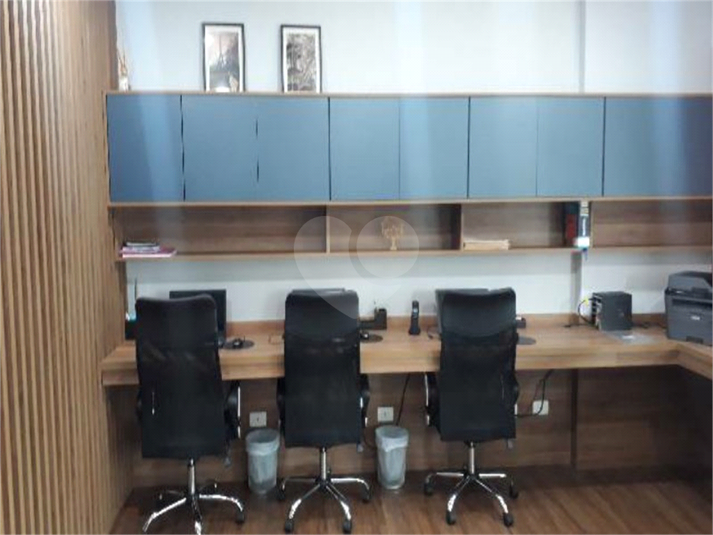 Sala comercial em Alphaville Centro Industrial e Empresarial