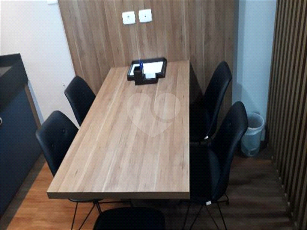 Sala comercial em Alphaville Centro Industrial e Empresarial