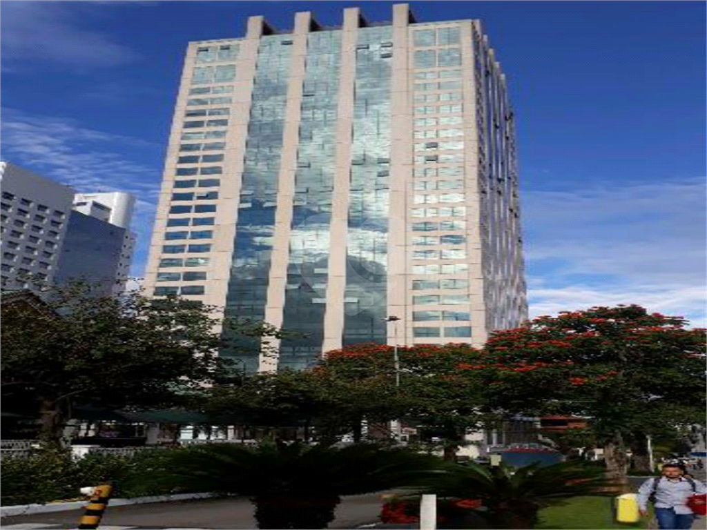 Sala comercial em Alphaville Centro Industrial e Empresarial
