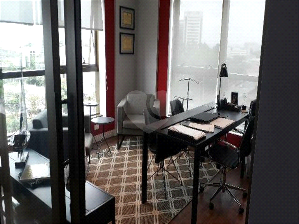 Sala comercial em Alphaville Centro Industrial e Empresarial