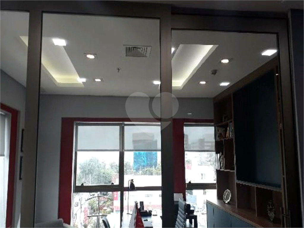 Sala comercial em Alphaville Centro Industrial e Empresarial
