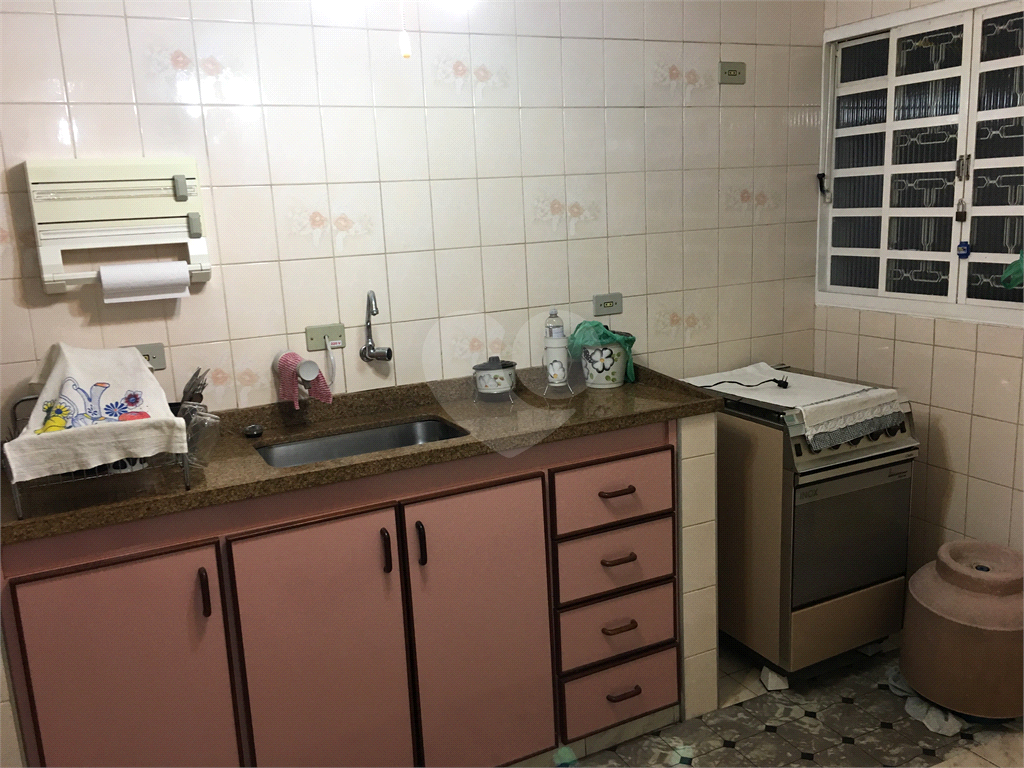 Excelente sobrado com duas moradias, ótimo para famílias que queiram morar no mesmo terreno. 
