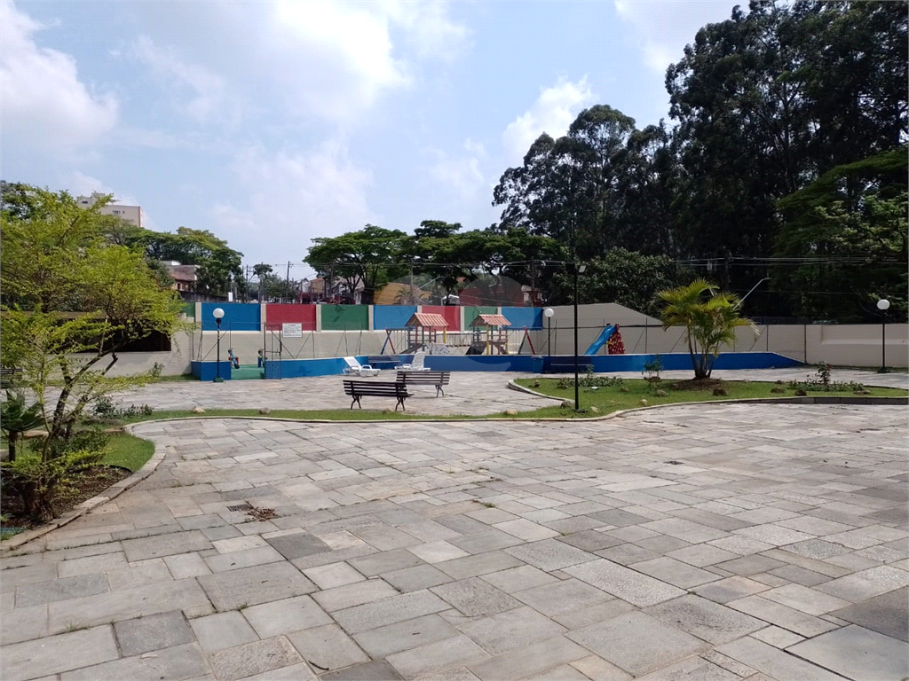 APARTAMENTO em TREMEMBÉ