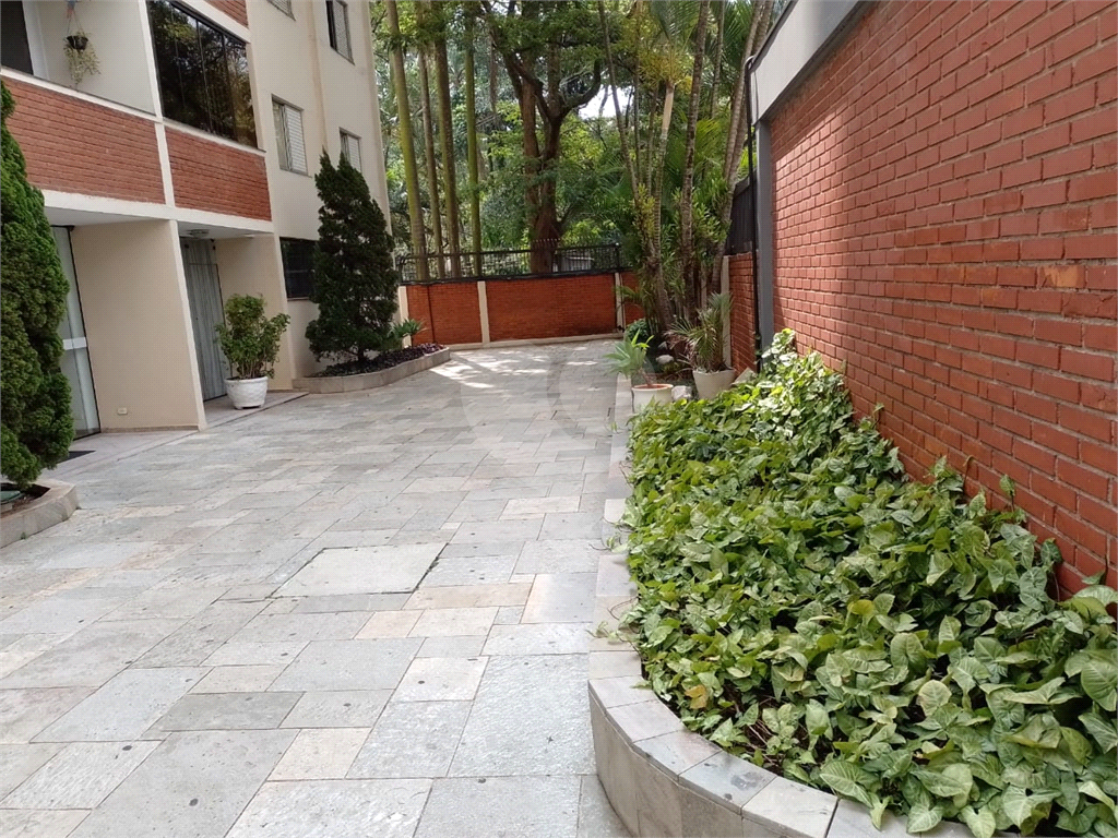 APARTAMENTO em TREMEMBÉ