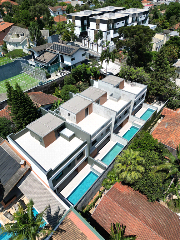 Sobrado novo no Jardim Floresta, 4 suítes, 4 vagas