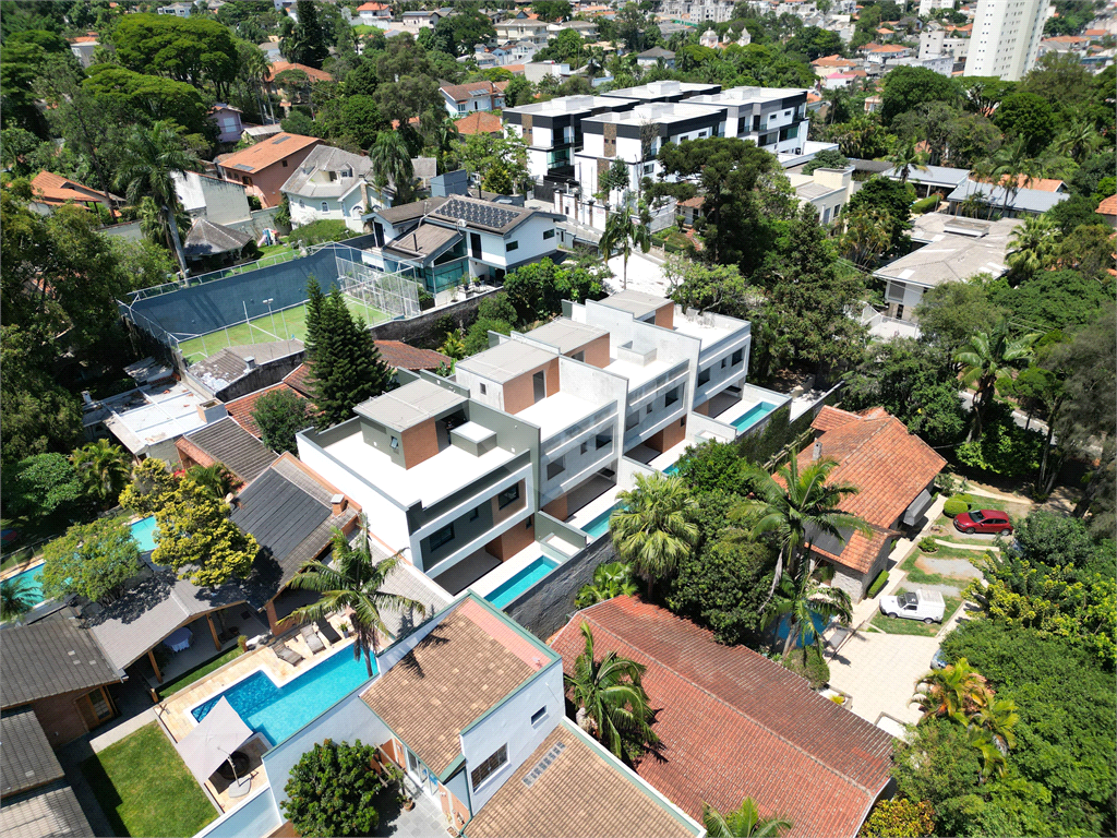 Sobrado novo no Jardim Floresta, 4 suítes, 4 vagas