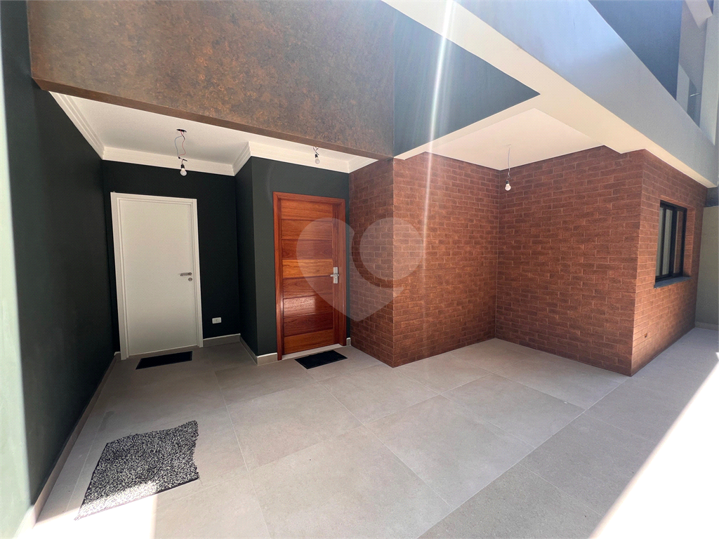 Sobrado novo no Jardim Floresta, 4 suítes, 4 vagas