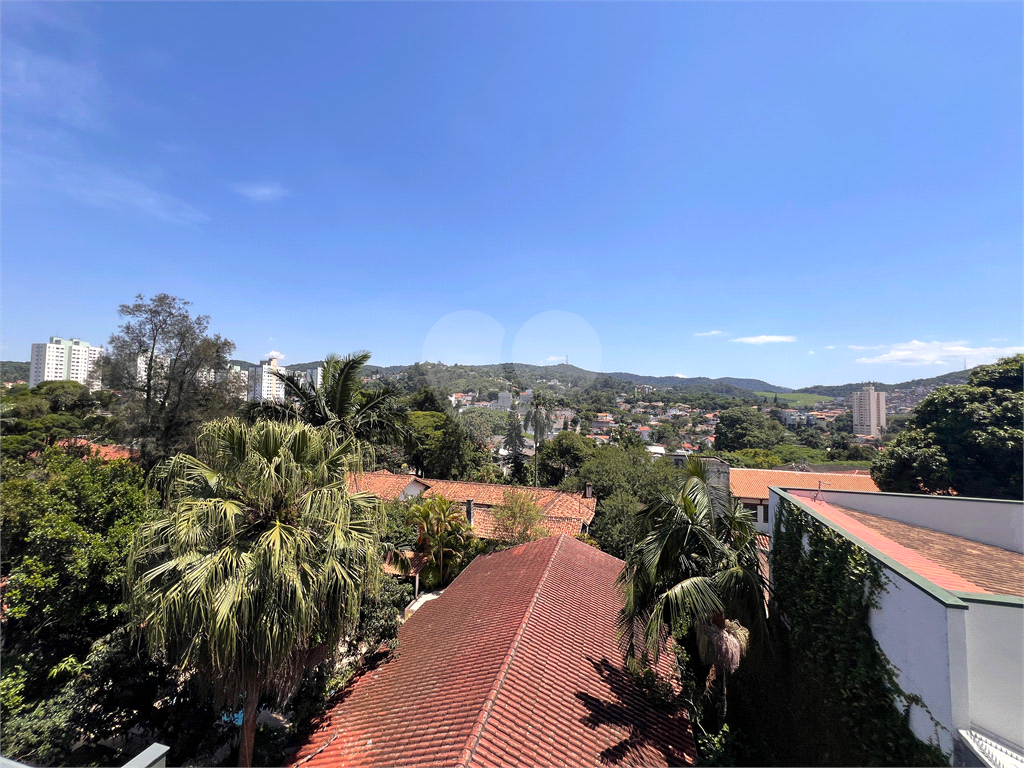 Sobrado novo no Jardim Floresta, 4 suítes, 4 vagas