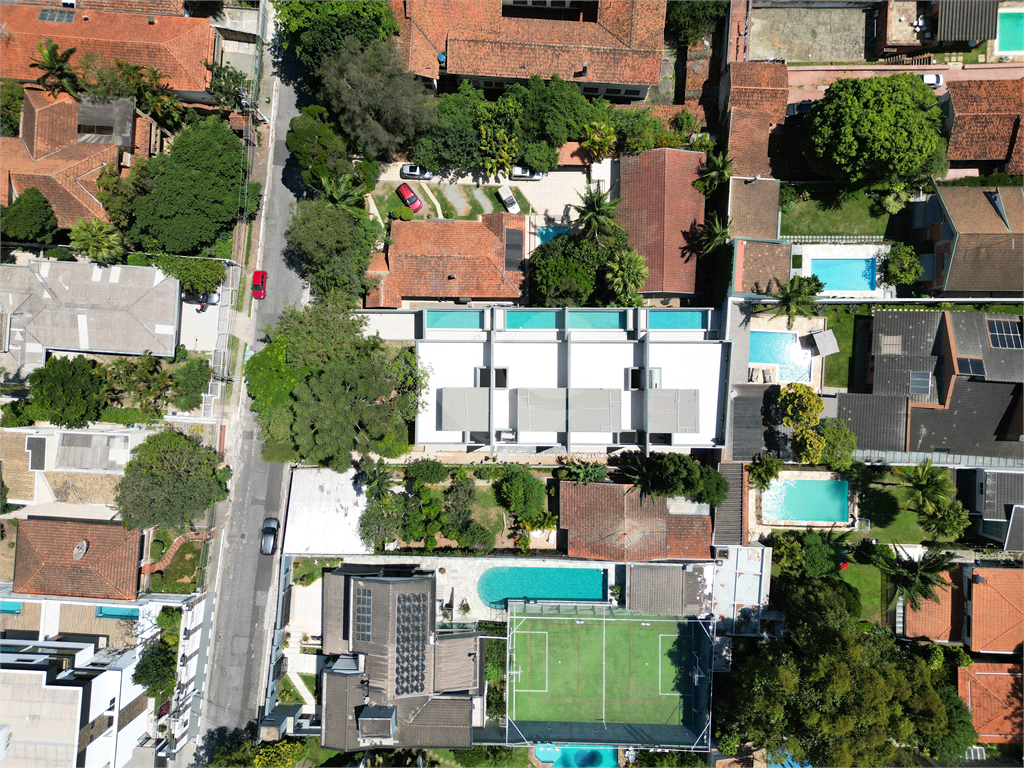 Sobrado novo no Jardim Floresta, 4 suítes, 4 vagas