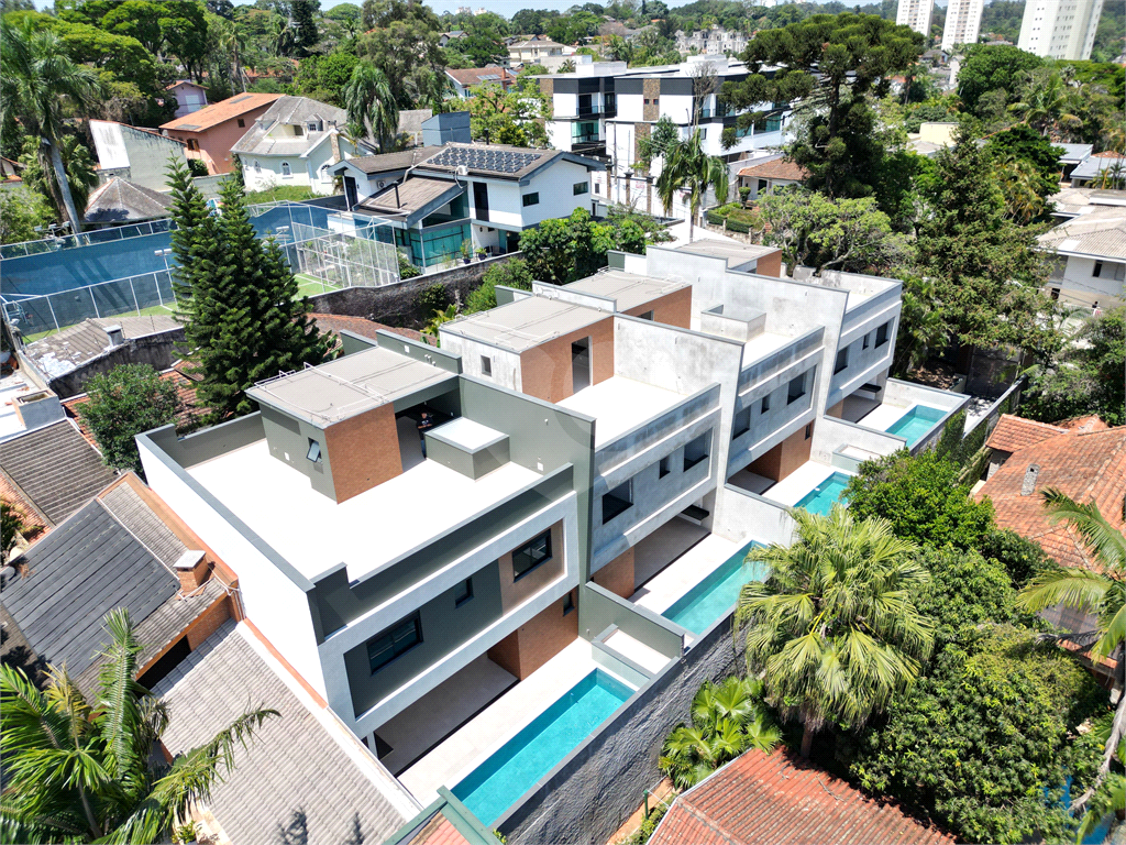 Sobrado novo no Jardim Floresta, 4 suítes, 4 vagas