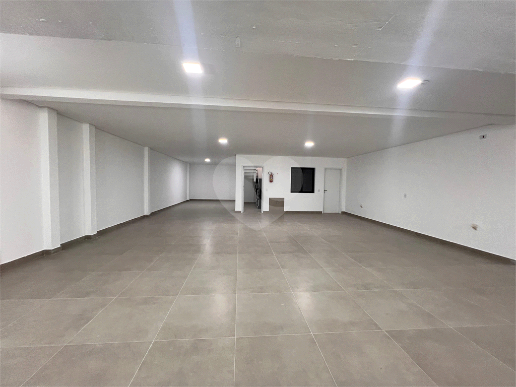 Sobrado novo no Jardim Floresta, 4 suítes, 4 vagas