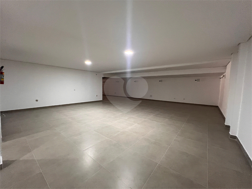 Sobrado novo no Jardim Floresta, 4 suítes, 4 vagas