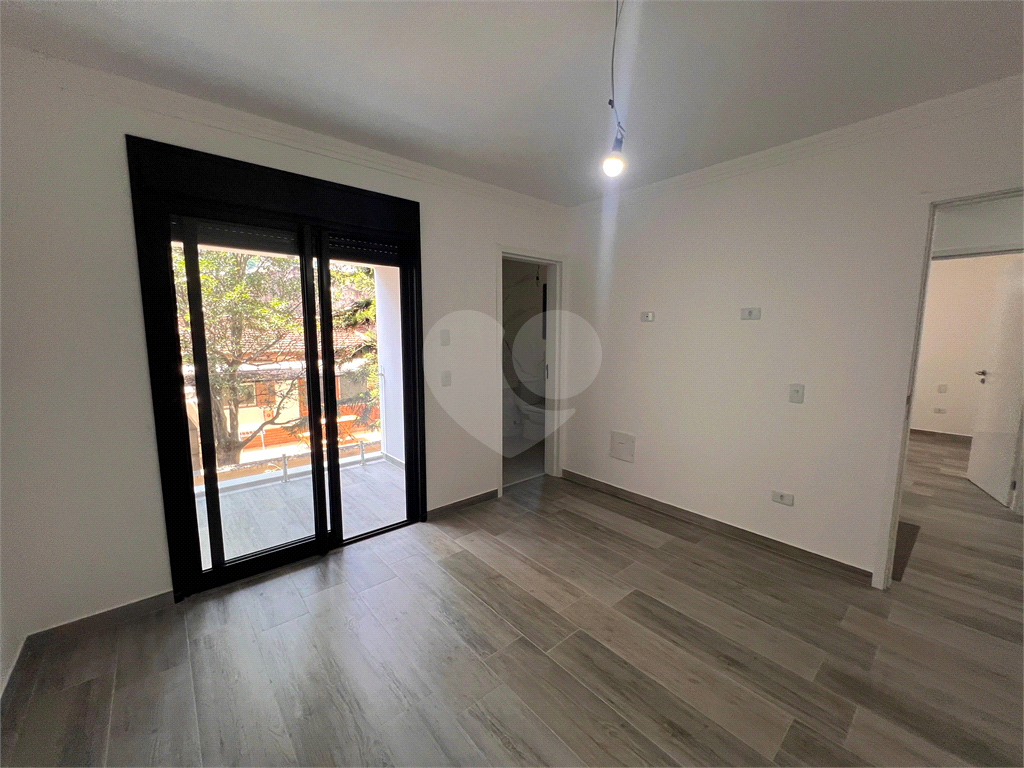 Sobrado novo no Jardim Floresta, 4 suítes, 4 vagas