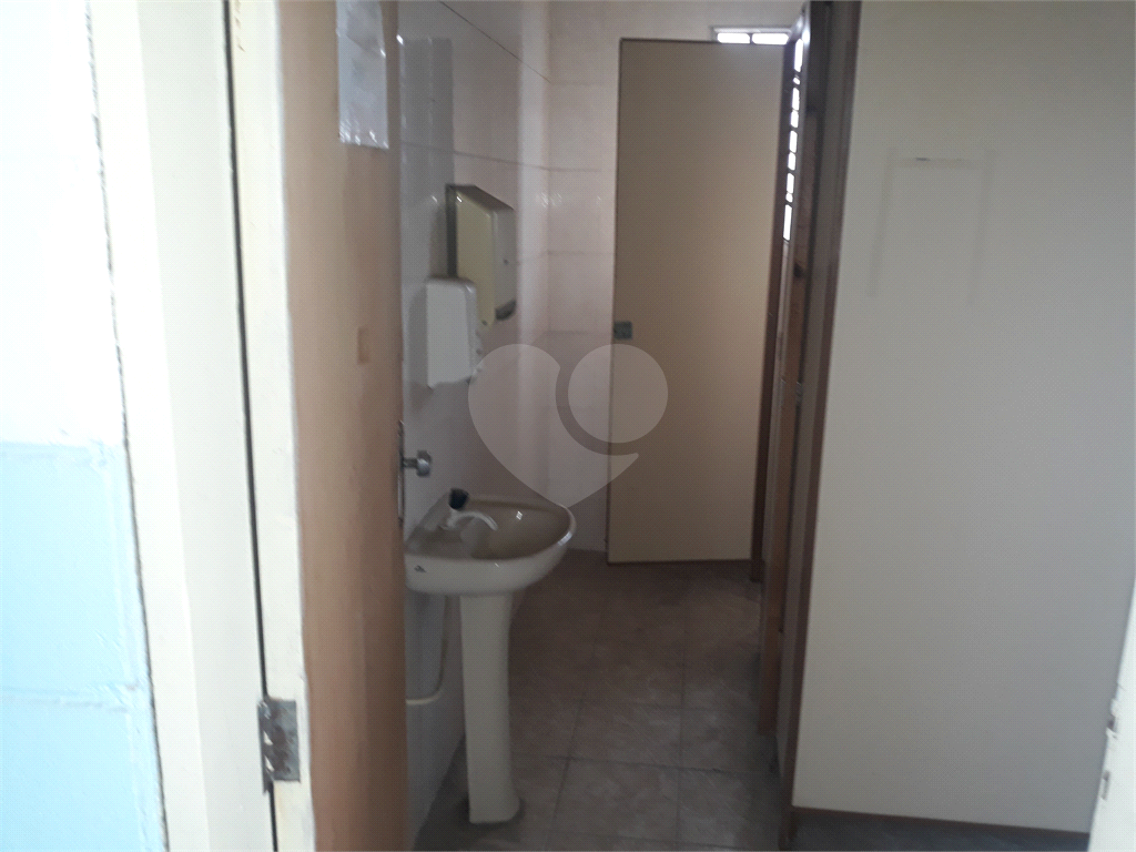 PRÉDIO COMERCIAL EXCELENTE, COM 4 PAVIMENTOS E CASA ANEXA