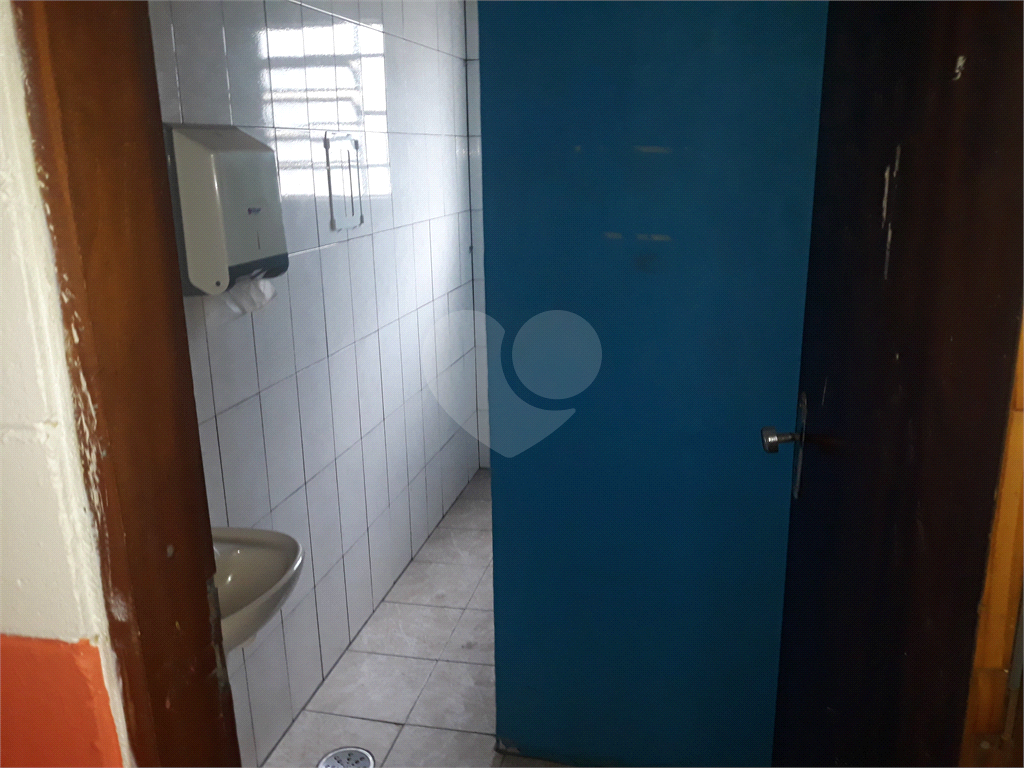 PRÉDIO COMERCIAL EXCELENTE, COM 4 PAVIMENTOS E CASA ANEXA