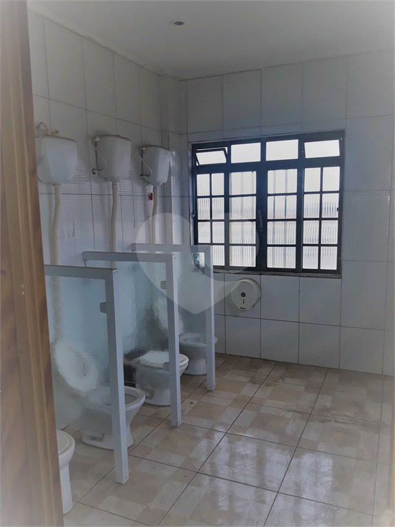 PRÉDIO COMERCIAL EXCELENTE, COM 4 PAVIMENTOS E CASA ANEXA