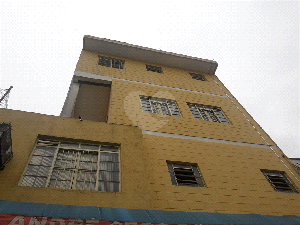 PRÉDIO COMERCIAL EXCELENTE, COM 4 PAVIMENTOS E CASA ANEXA