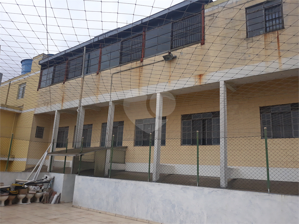 PRÉDIO COMERCIAL EXCELENTE, COM 4 PAVIMENTOS E CASA ANEXA