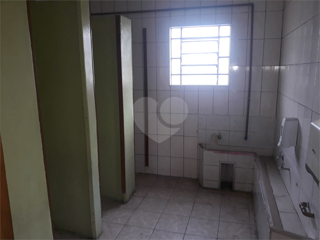 PRÉDIO COMERCIAL EXCELENTE, COM 4 PAVIMENTOS E CASA ANEXA