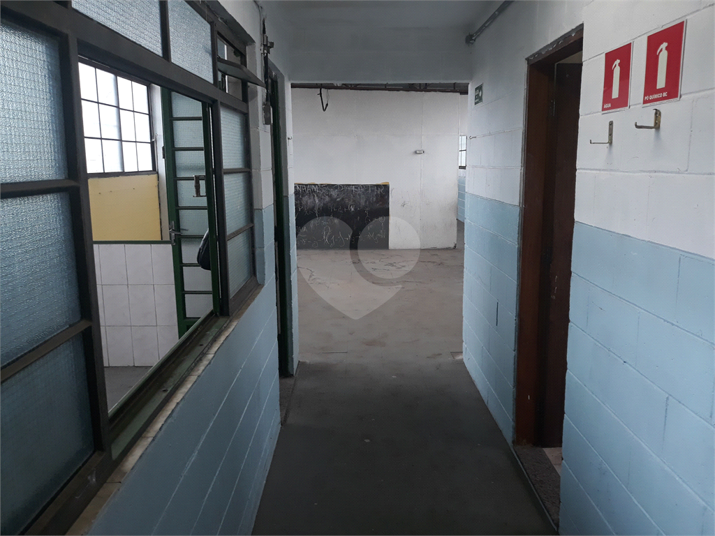 PRÉDIO COMERCIAL EXCELENTE, COM 4 PAVIMENTOS E CASA ANEXA