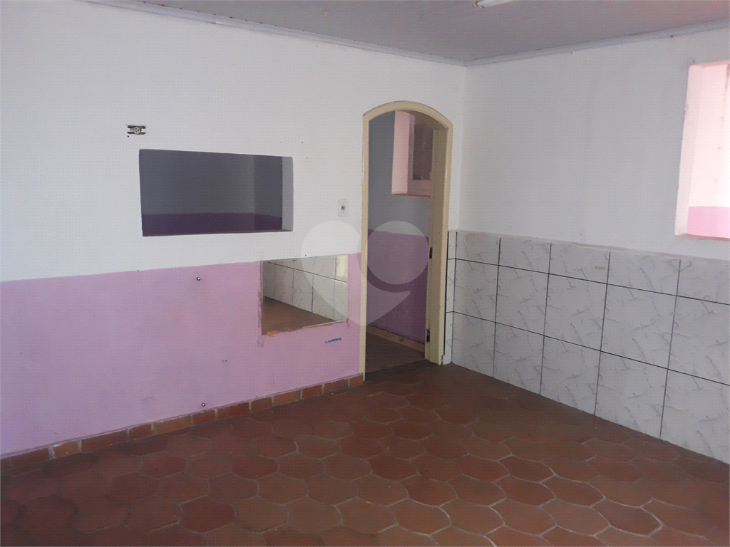 PRÉDIO COMERCIAL EXCELENTE, COM 4 PAVIMENTOS E CASA ANEXA