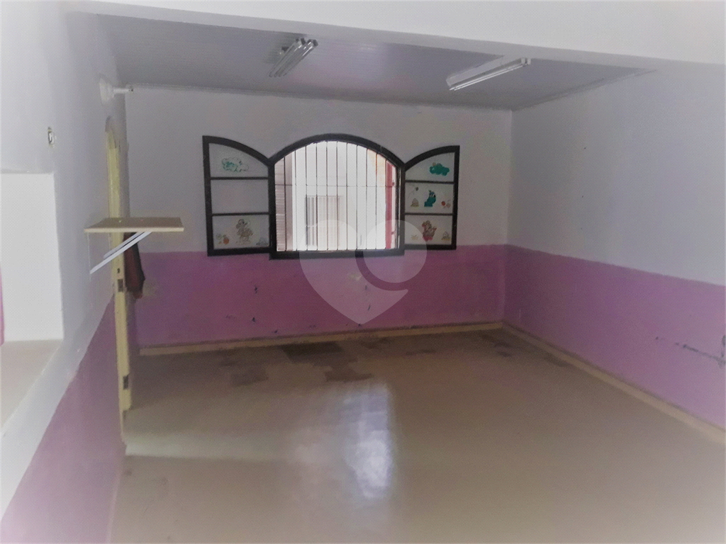 PRÉDIO COMERCIAL EXCELENTE, COM 4 PAVIMENTOS E CASA ANEXA
