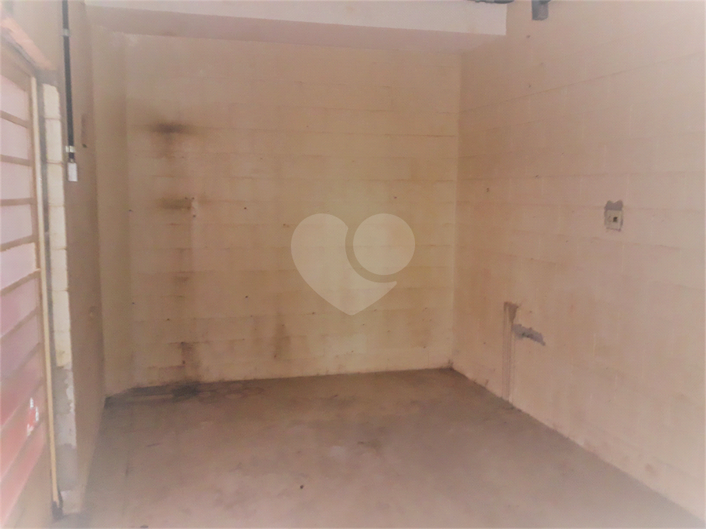 PRÉDIO COMERCIAL EXCELENTE, COM 4 PAVIMENTOS E CASA ANEXA