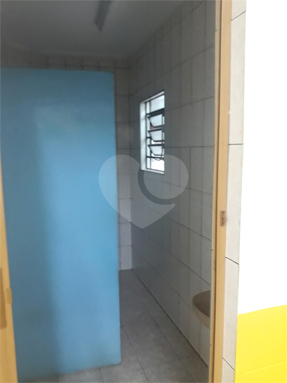 PRÉDIO COMERCIAL EXCELENTE, COM 4 PAVIMENTOS E CASA ANEXA