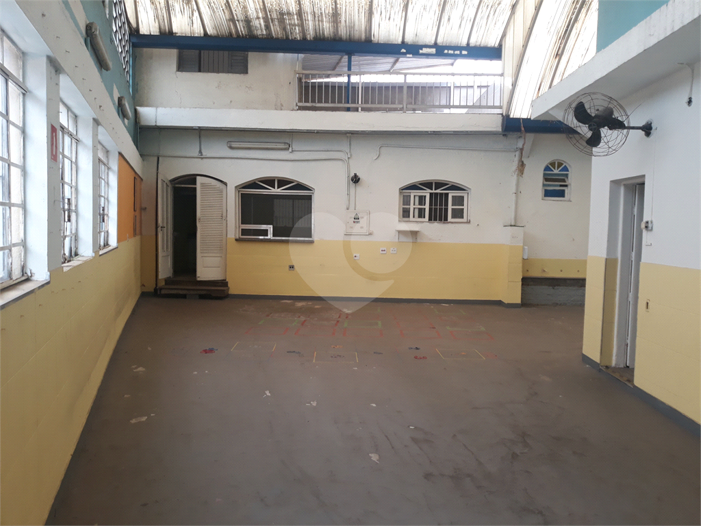 PRÉDIO COMERCIAL EXCELENTE, COM 4 PAVIMENTOS E CASA ANEXA