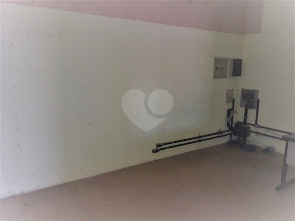 PRÉDIO COMERCIAL EXCELENTE, COM 4 PAVIMENTOS E CASA ANEXA