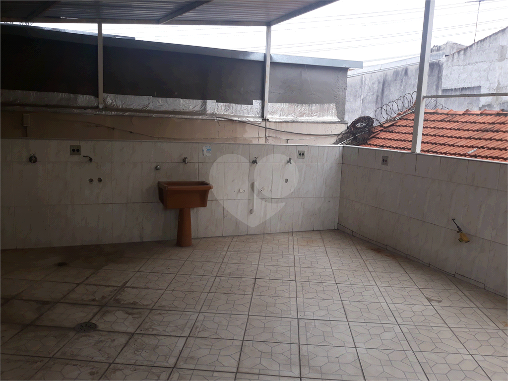 PRÉDIO COMERCIAL EXCELENTE, COM 4 PAVIMENTOS E CASA ANEXA