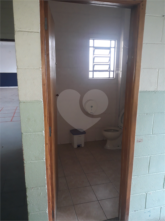 PRÉDIO COMERCIAL EXCELENTE, COM 4 PAVIMENTOS E CASA ANEXA