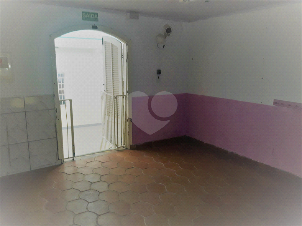 PRÉDIO COMERCIAL EXCELENTE, COM 4 PAVIMENTOS E CASA ANEXA