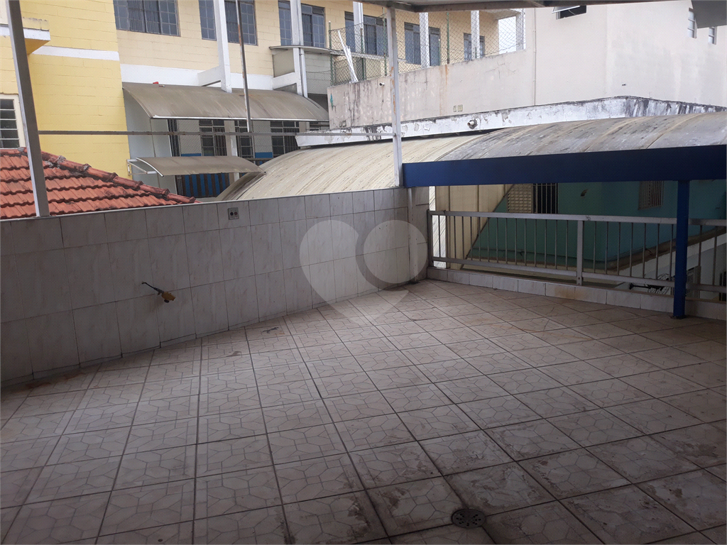 PRÉDIO COMERCIAL EXCELENTE, COM 4 PAVIMENTOS E CASA ANEXA