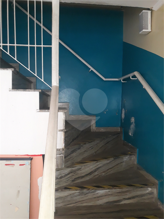 PRÉDIO COMERCIAL EXCELENTE, COM 4 PAVIMENTOS E CASA ANEXA