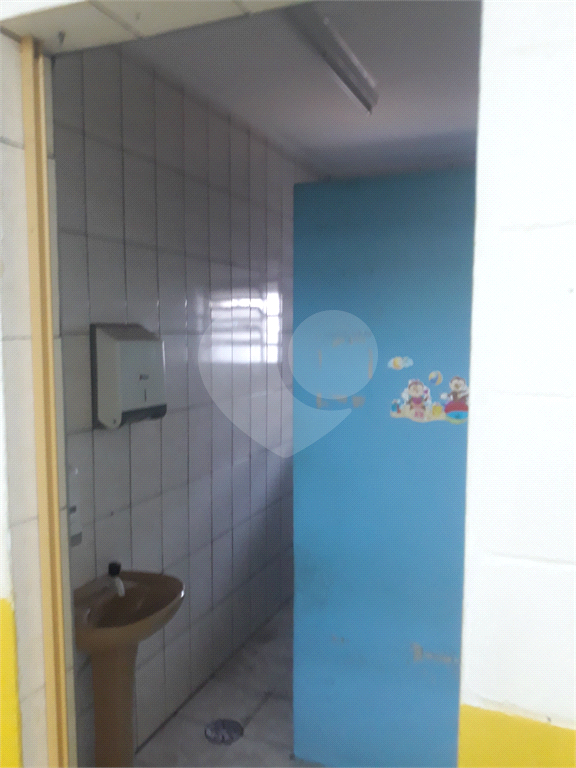 PRÉDIO COMERCIAL EXCELENTE, COM 4 PAVIMENTOS E CASA ANEXA