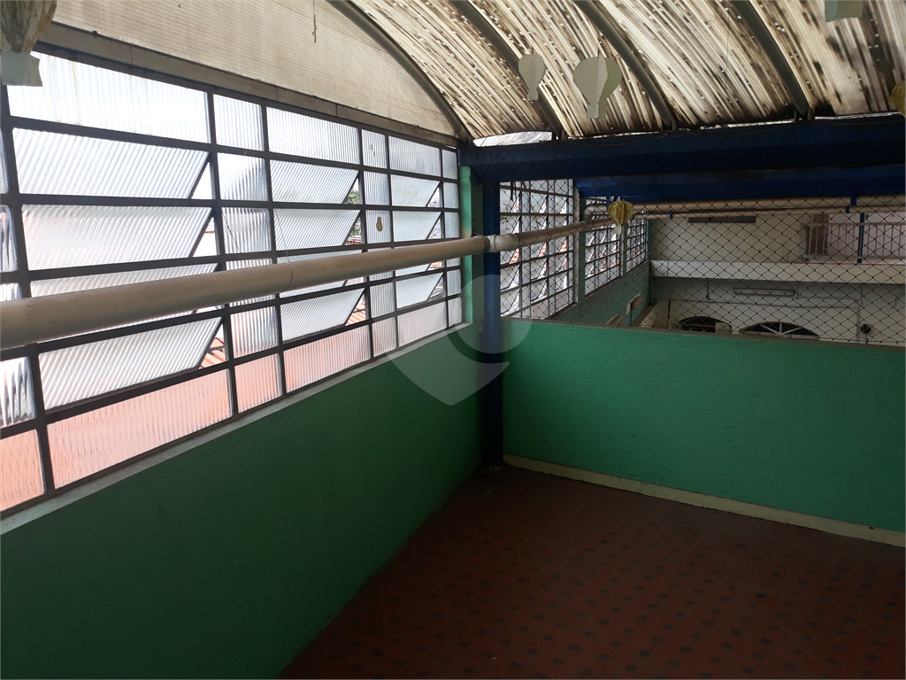 PRÉDIO COMERCIAL EXCELENTE, COM 4 PAVIMENTOS E CASA ANEXA