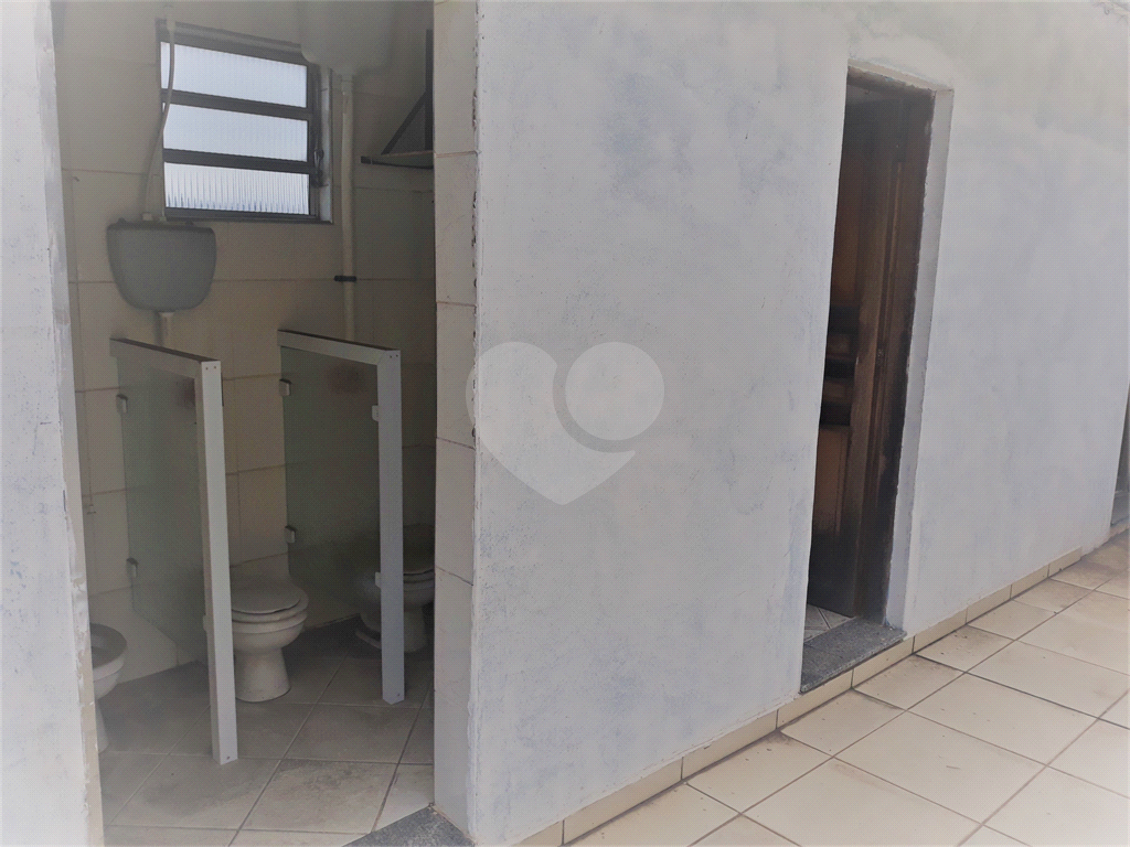 PRÉDIO COMERCIAL EXCELENTE, COM 4 PAVIMENTOS E CASA ANEXA