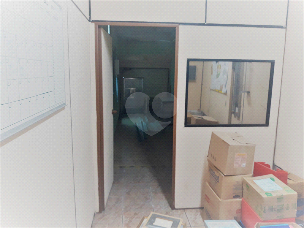 PRÉDIO COMERCIAL EXCELENTE, COM 4 PAVIMENTOS E CASA ANEXA