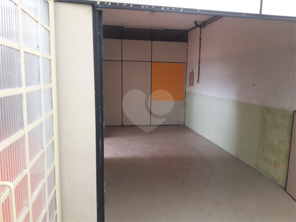 PRÉDIO COMERCIAL EXCELENTE, COM 4 PAVIMENTOS E CASA ANEXA