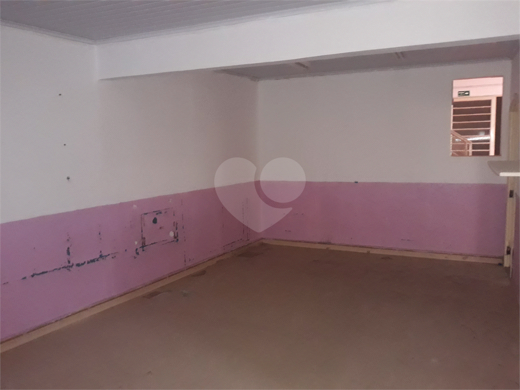 PRÉDIO COMERCIAL EXCELENTE, COM 4 PAVIMENTOS E CASA ANEXA