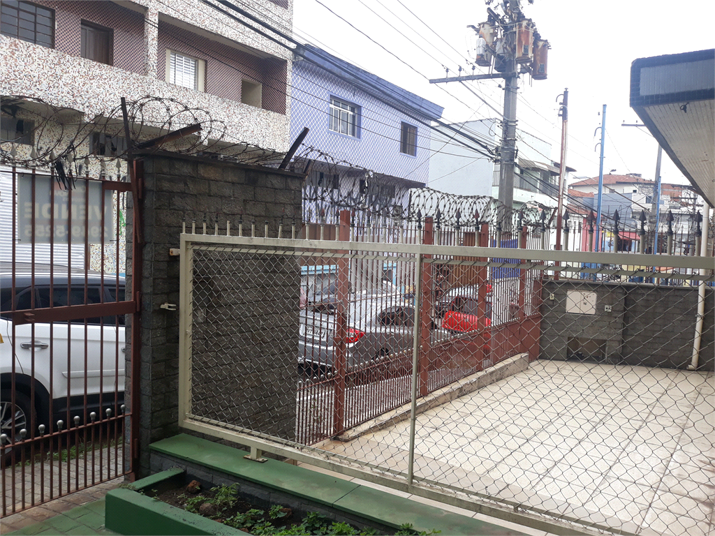 PRÉDIO COMERCIAL EXCELENTE, COM 4 PAVIMENTOS E CASA ANEXA