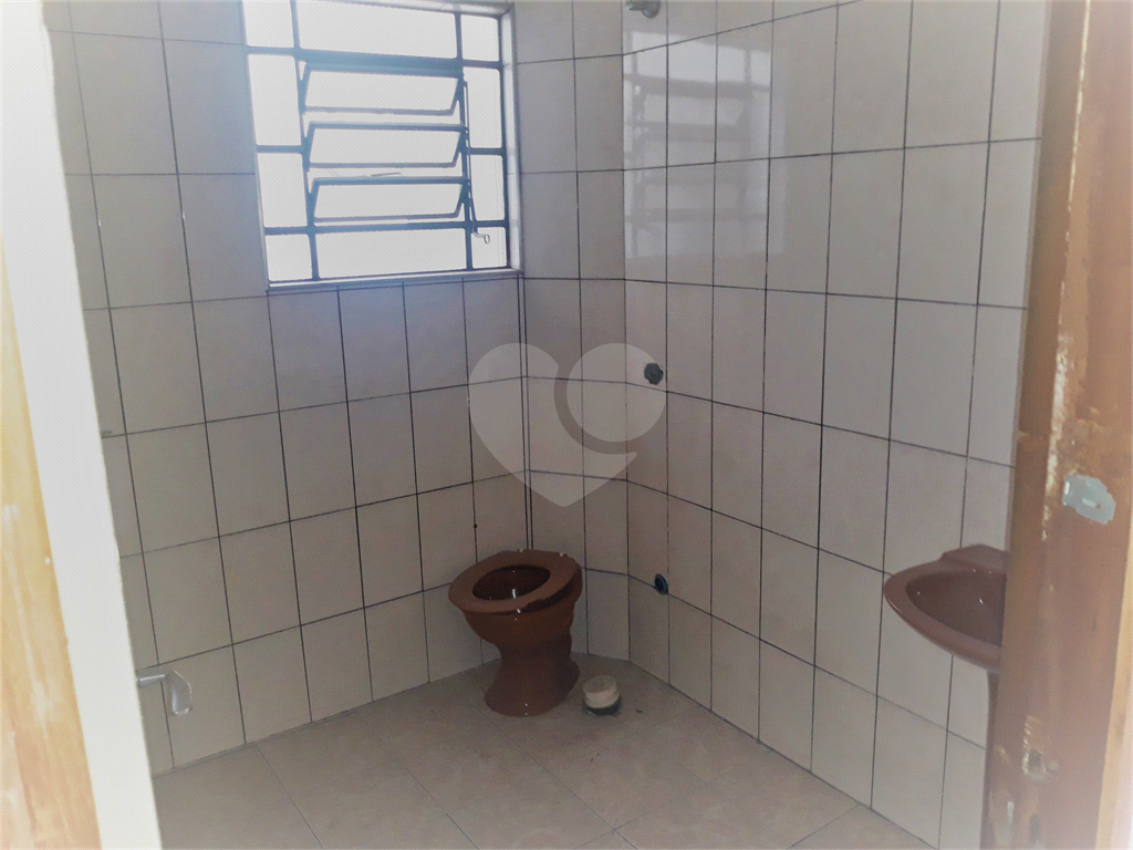 PRÉDIO COMERCIAL EXCELENTE, COM 4 PAVIMENTOS E CASA ANEXA