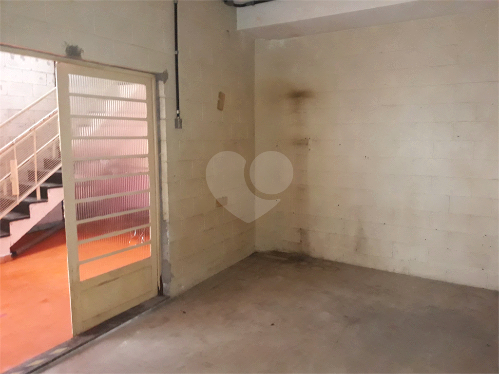 PRÉDIO COMERCIAL EXCELENTE, COM 4 PAVIMENTOS E CASA ANEXA