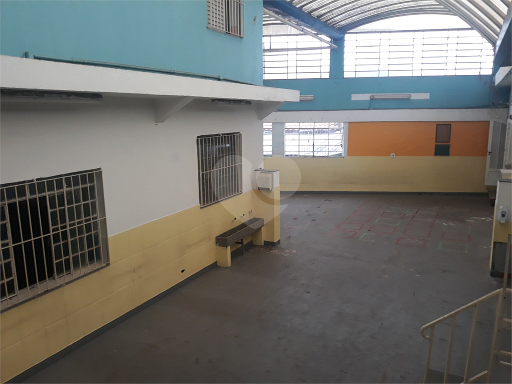 PRÉDIO COMERCIAL EXCELENTE, COM 4 PAVIMENTOS E CASA ANEXA